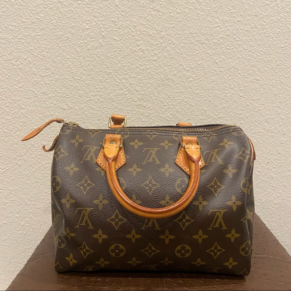 AUTHENTIC LOUIS VUITTON Speedy 25 Monogram